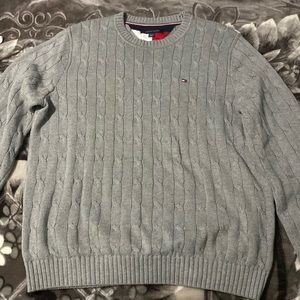 Tommy Hilfigher men’s sweater in light Grey